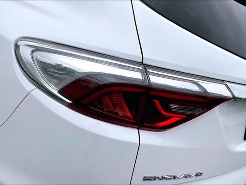 Used 2023 Buick Enclave Essence image 25