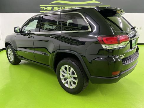 Used 2022 Jeep Grand Cherokee Laredo E AWD/4WD image 7
