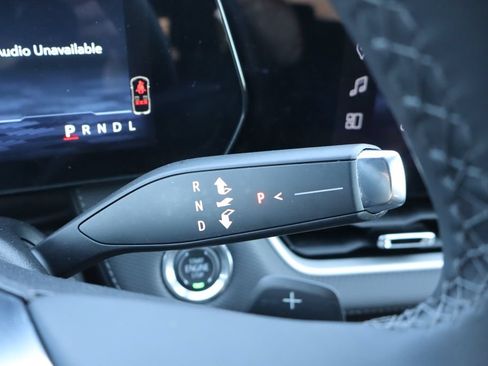 Used 2026 Chevrolet Equinox LT w/ Safety and Technology Package FWD image 9