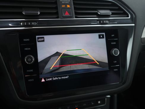 Used 2021 Volkswagen Tiguan S image 21