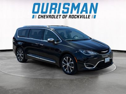 Used 2018 Chrysler Pacifica Limited w/ Tire & Wheel Group