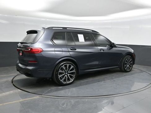 Used 2021 BMW X7 M50i image 3