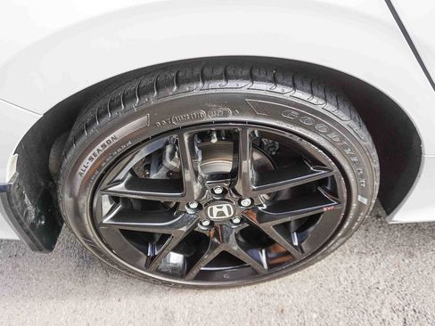 Used 2023 Honda Civic Sport image 8