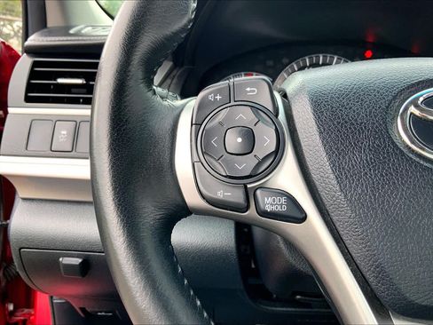 Used 2014 Toyota Camry SE w/ Moonroof Package FWD image 23