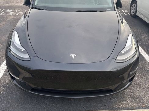 Used 2024 Tesla Model Y Long Range image 2