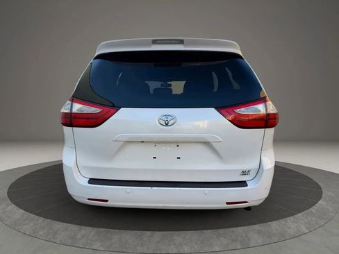 Used 2017 Toyota Sienna XLE w/ XLE Navigation Package AWD/4WD image 6