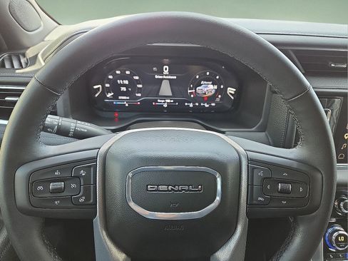 Used 2024 GMC Yukon XL Denali AWD/4WD image 24
