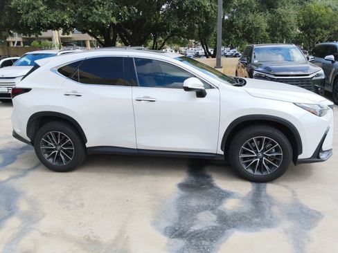 Certified 2025 Lexus NX 250 FWD w/ Accessory Package (Z1) image 4