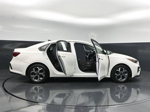 Used 2019 Kia Forte LXS FWD image 39
