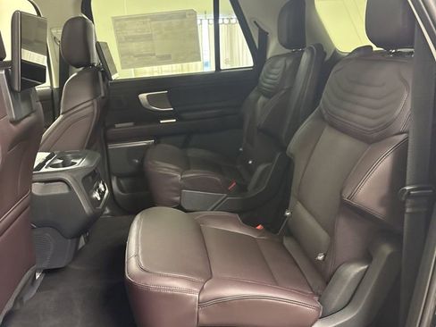 New 2026 Ford Expedition Max Platinum w/ Platinum Ultimate Package AWD/4WD image 34