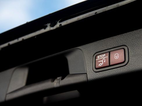 Certified 2025 Mercedes-Benz GLB 250 4MATIC image 20