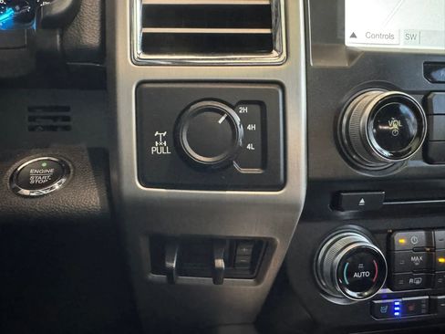 Used 2017 Ford F250 Platinum w/ Platinum Ultimate Package AWD/4WD image 25