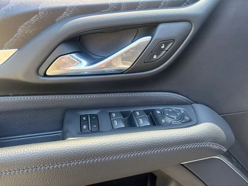 Used 2024 GMC Yukon Denali AWD/4WD image 8