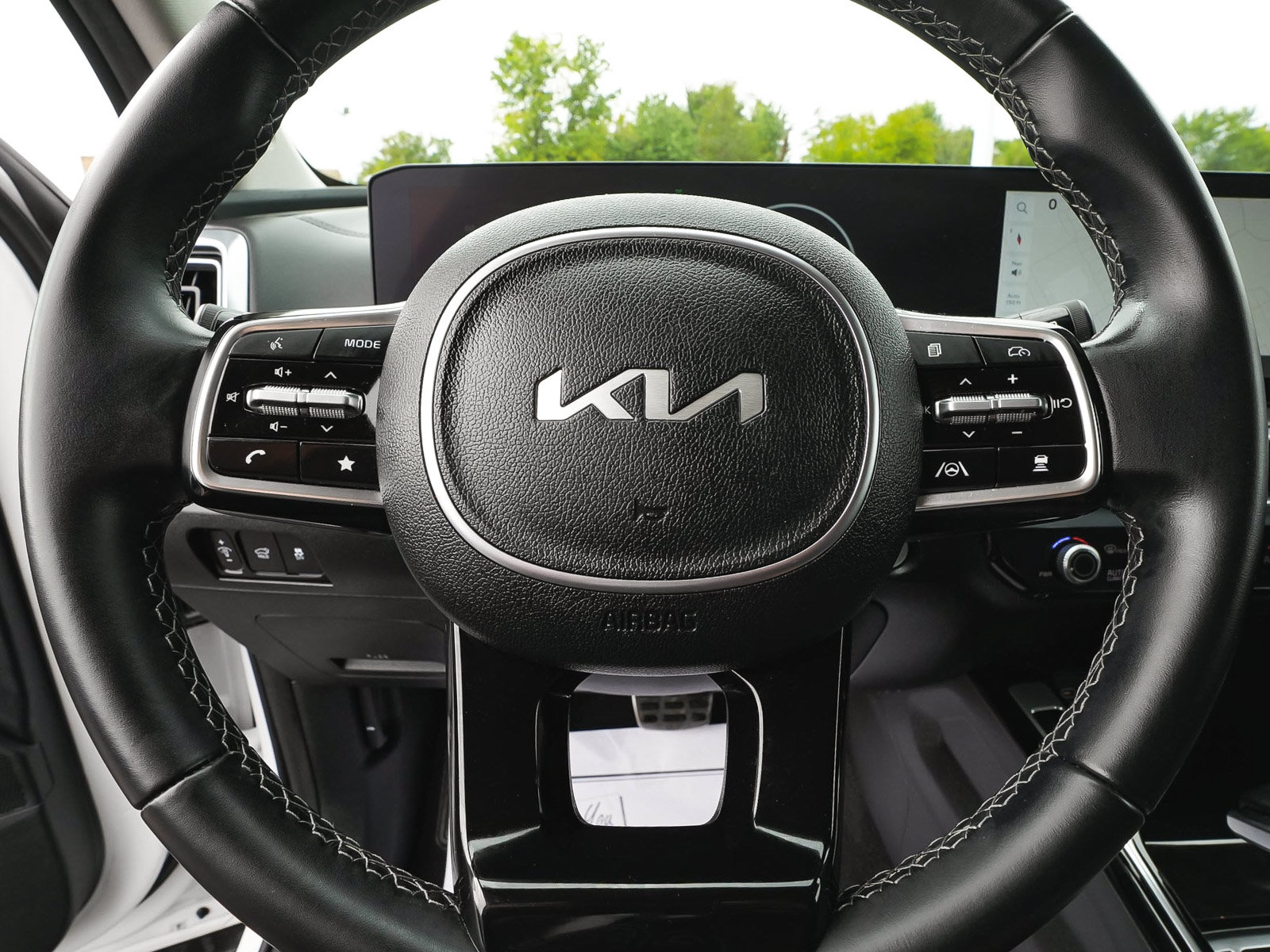 Used 2024 Kia Sorento SX AWD/4WD image 19