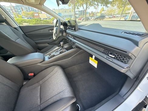 Used 2025 Honda Accord SE image 42