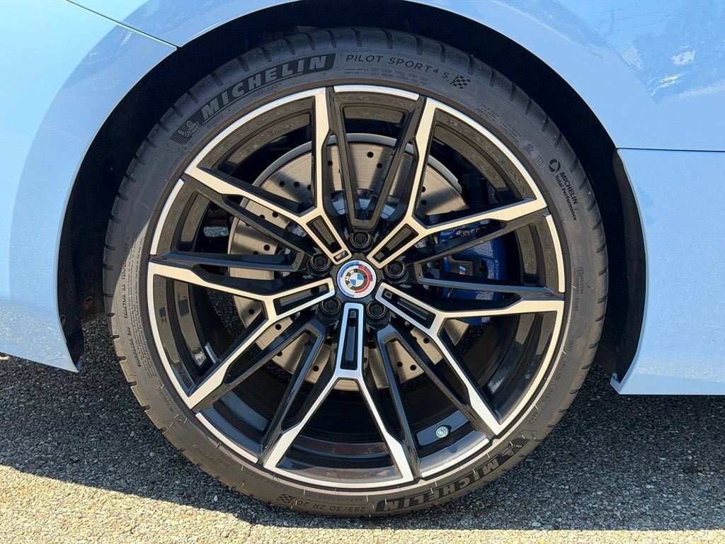 Used 2023 BMW M2 w/ Lighting Package RWD image 10