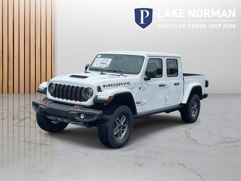 New 2025 Jeep Gladiator Mojave w/ Convenience Group image 4