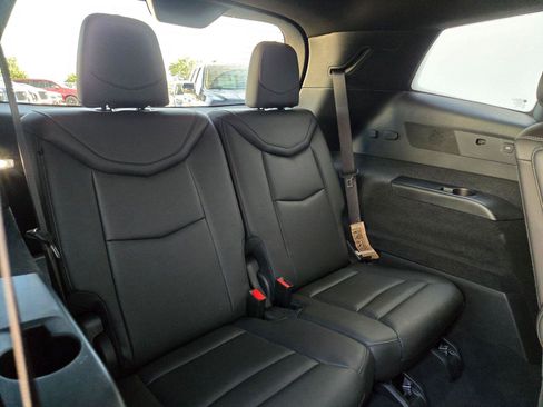 Used 2023 Cadillac XT6 Premium Luxury w/ Technology Package FWD image 33