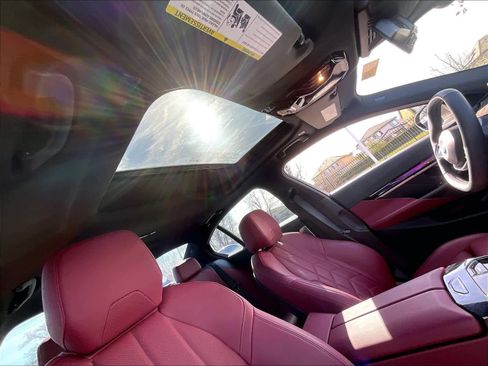 Certified 2025 BMW i5 xDrive40 w/ Premium Package image 24