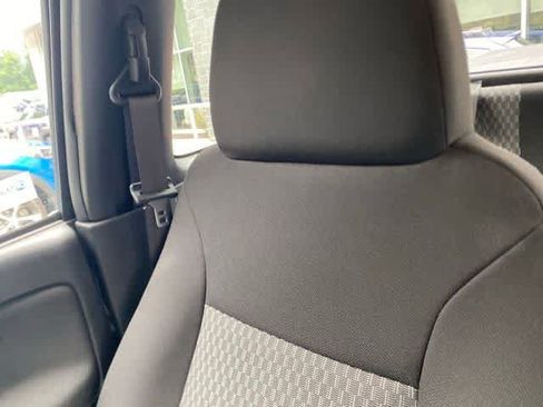 Used 2011 Chevrolet Colorado W/T AWD/4WD image 34
