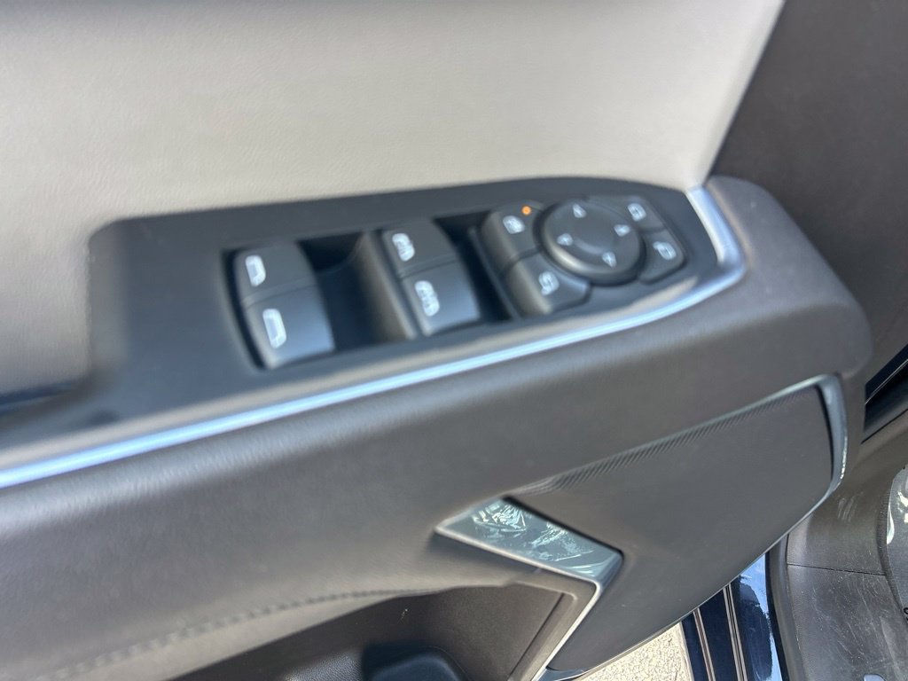 Used 2025 GMC Sierra 1500 SLT RWD image 35
