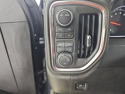 Certified 2021 Chevrolet Silverado 1500 RST image 30