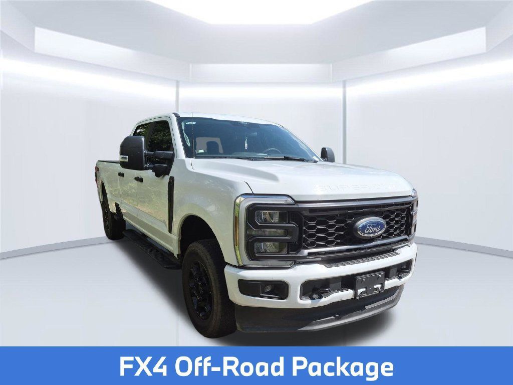 Used 2025 Ford F250 XL w/ STX Appearance Package AWD/4WD image 3