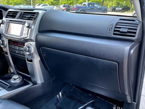 Used 2012 Toyota 4Runner Limited AWD/4WD image 19