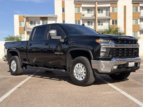 Used 2020 Chevrolet Silverado 2500 LT w/ All Star Edition AWD/4WD image 2