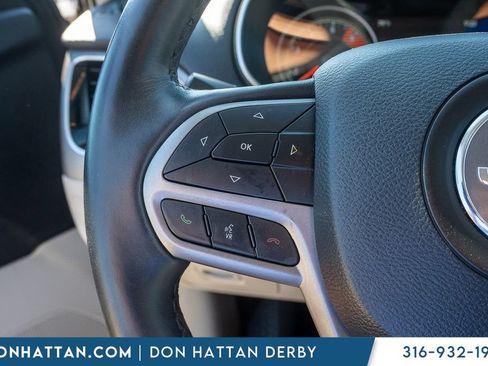 Used 2019 Jeep Cherokee Limited w/ Luxury Group FWD image 10
