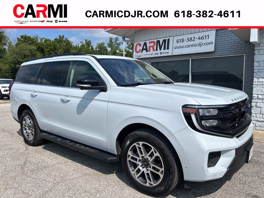 Used 2025 Ford Expedition Active AWD/4WD image 1