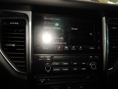 Used 2017 Porsche Macan GTS image 25