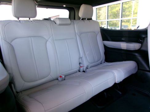 New 2026 Jeep Grand Wagoneer 4WD image 19