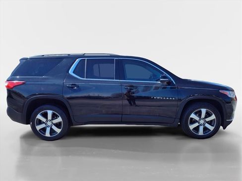 Used 2020 Chevrolet Traverse LT w/ LT Premium Package image 6