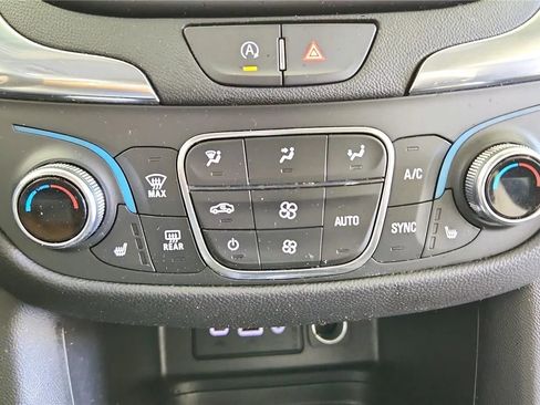 Used 2024 Chevrolet Equinox LT w/ LPO, Floor Liner Package FWD image 30