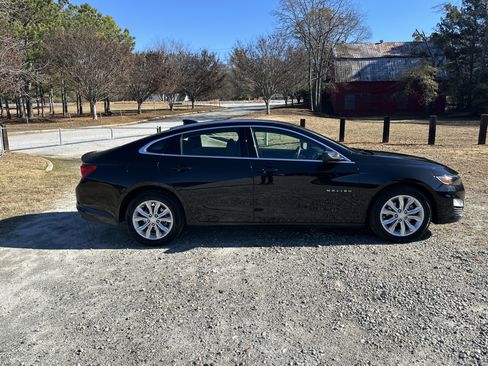 Used 2025 Chevrolet Malibu LT image 4
