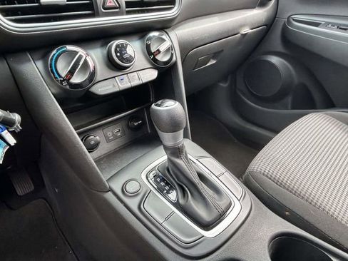 Used 2021 Hyundai Kona SE image 16