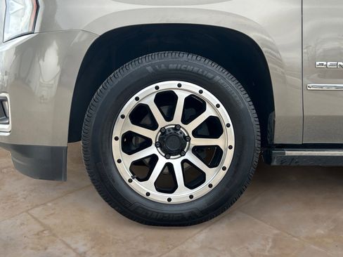 Used 2019 GMC Yukon XL Denali w/ Denali Ultimate Package image 31