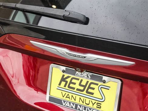 Used 2021 Chrysler Voyager Lxi image 11