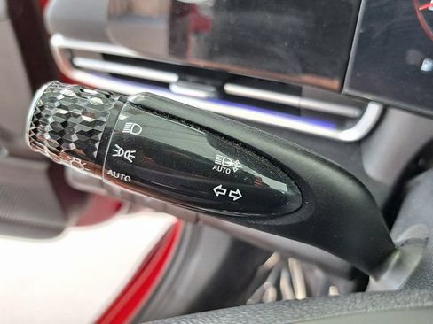 Used 2024 Hyundai Elantra SEL FWD image 12