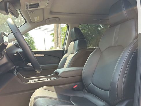 Used 2023 Honda Pilot Touring image 12