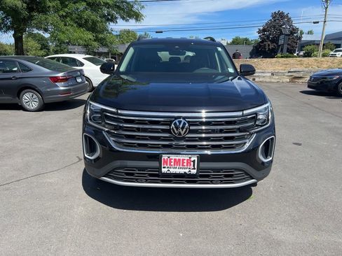 New 2026 Volkswagen Atlas SE image 2