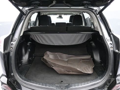 Certified 2018 Toyota RAV4 XLE w/ Convenience Package image 21