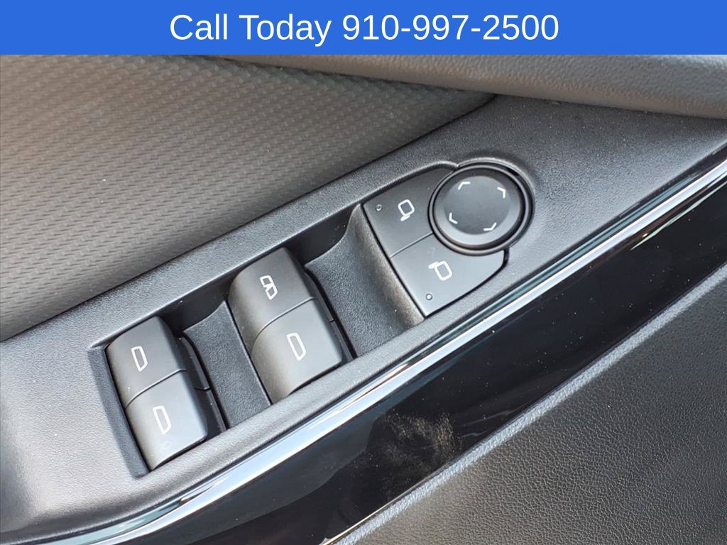 Used 2026 Chevrolet Equinox LT FWD image 12