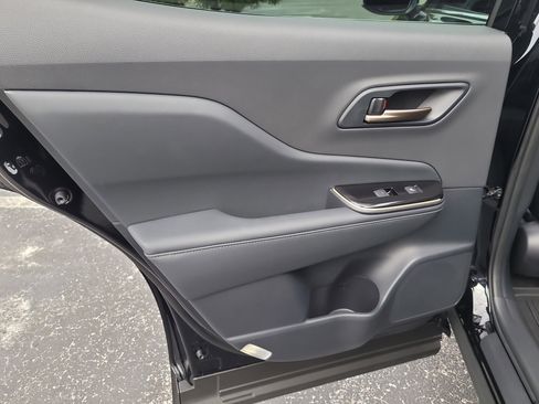 Used 2025 Toyota Crown XLE image 10