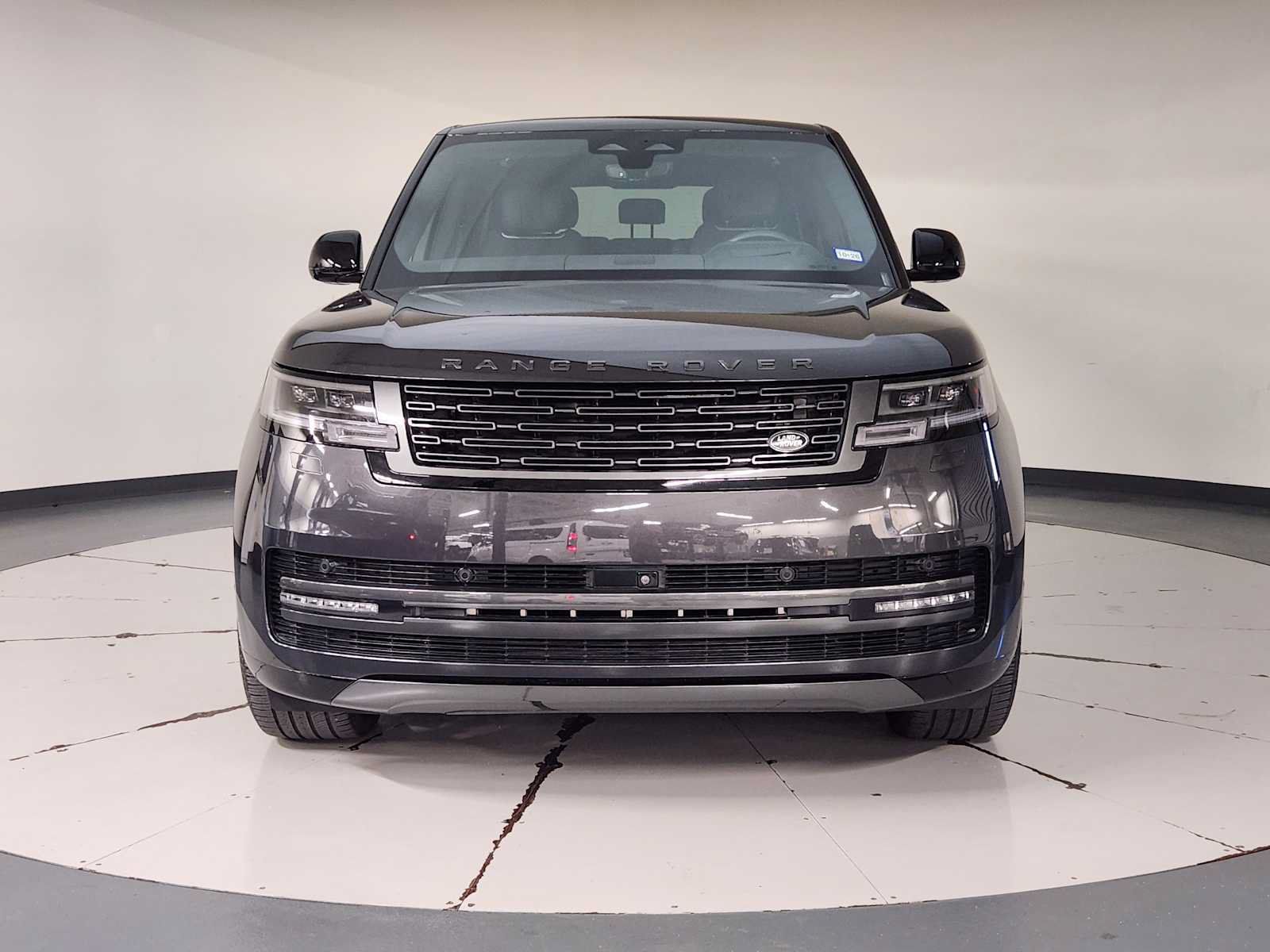 Used 2025 Land Rover Range Rover SE AWD/4WD image 9