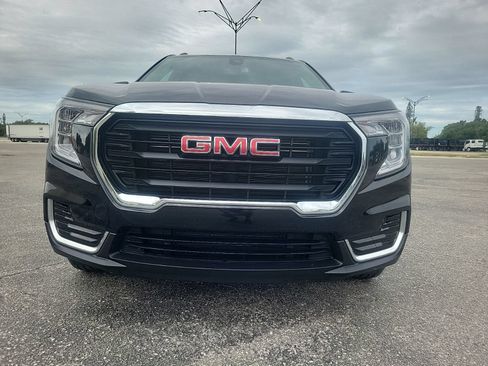 Used 2023 GMC Terrain SLE w/ Driver Convenience Package AWD/4WD image 4