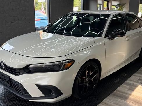 Used 2022 Honda Civic Sport image 2