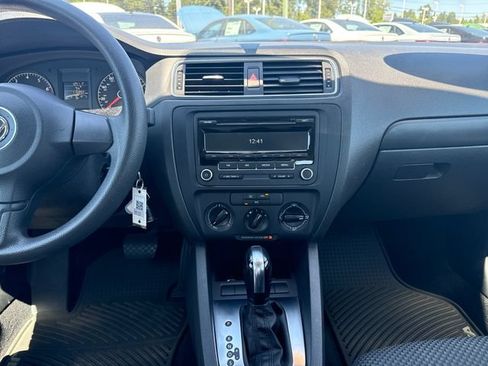 Used 2013 Volkswagen Jetta S FWD image 23