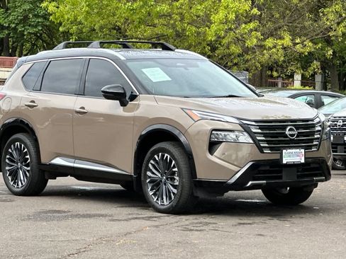 Used 2024 Nissan Rogue Platinum w/ Platinum Premium Package image 9